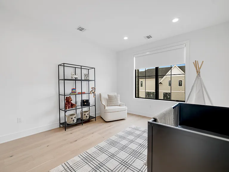 9 Feldman Ct — Photo 24