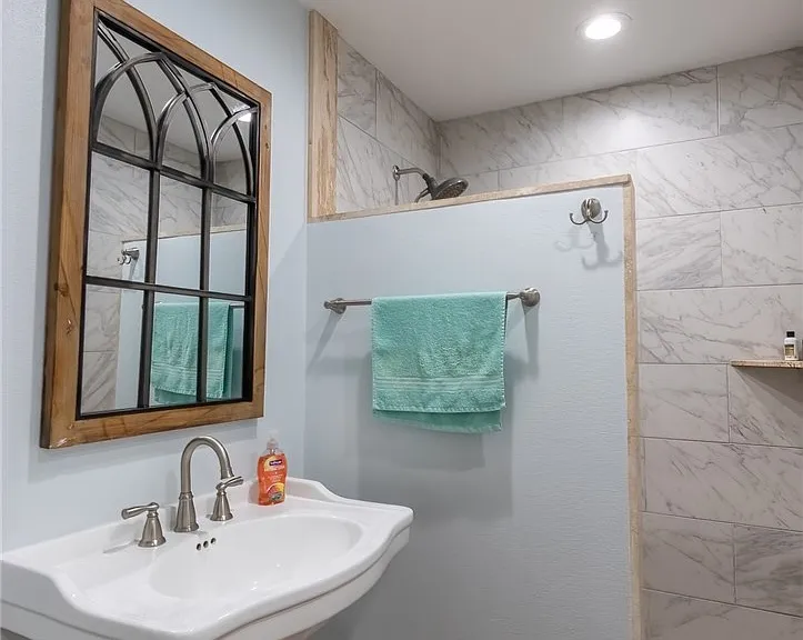 102 Squirrel Point — Photo 32