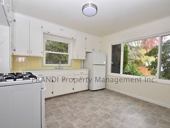 4th image of 26 Pacheco Ave