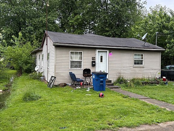 2nd image of 1118 Wade St