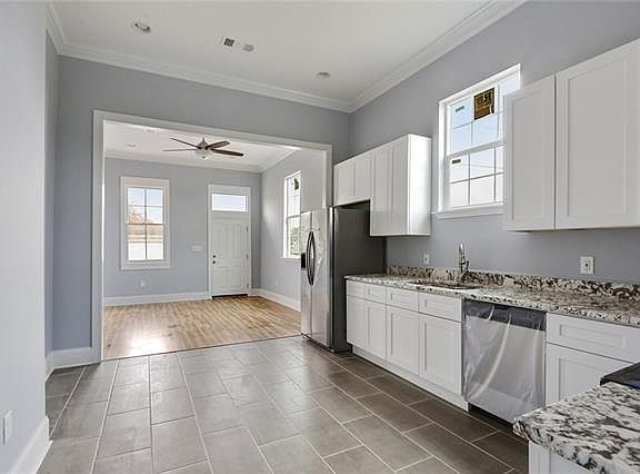 5th image of 1539 Clouet Street