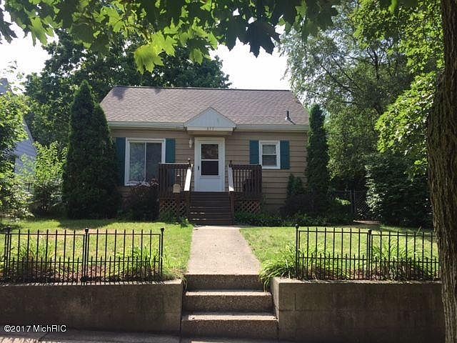 1st image of 877 Burke Ave NE