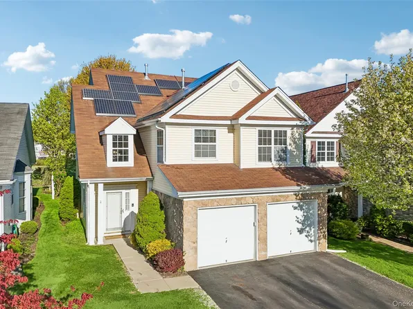 14 Julia Circle #14, Middle Island, NY 11953