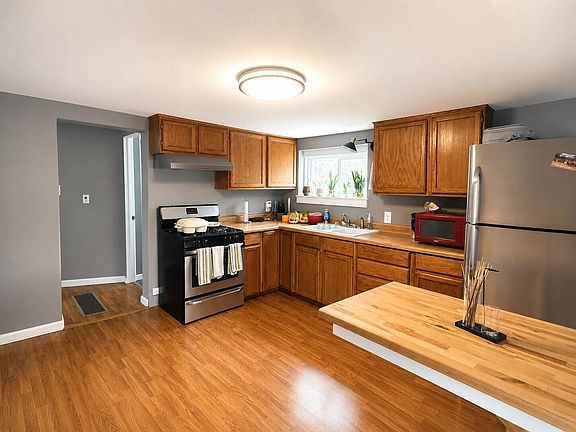 3rd image of 310 E Strong Ave