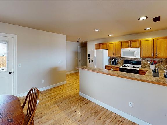 4th image of 108 N River Rock Dr