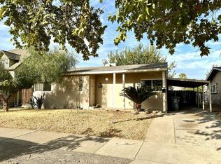922 E St, Reedley, CA 93654
