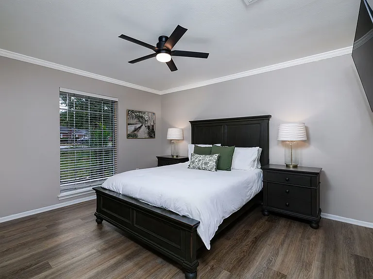 25607 Oakhurst Dr — Photo 9