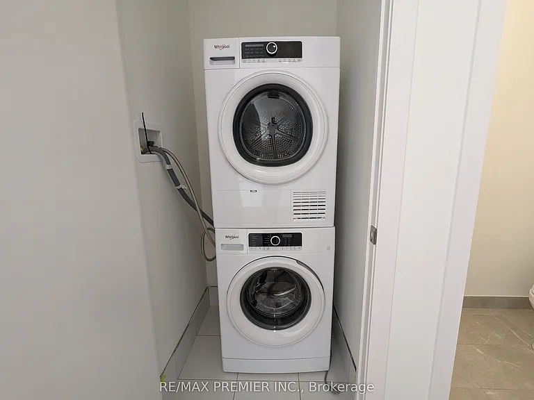 11 Steckley House Ln #403 — Photo 8
