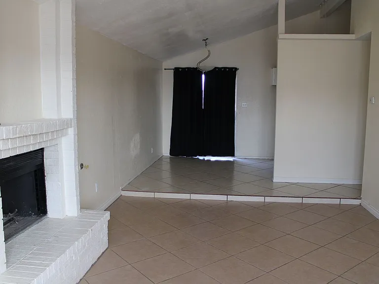 5947 Deer Ave — Photo 2