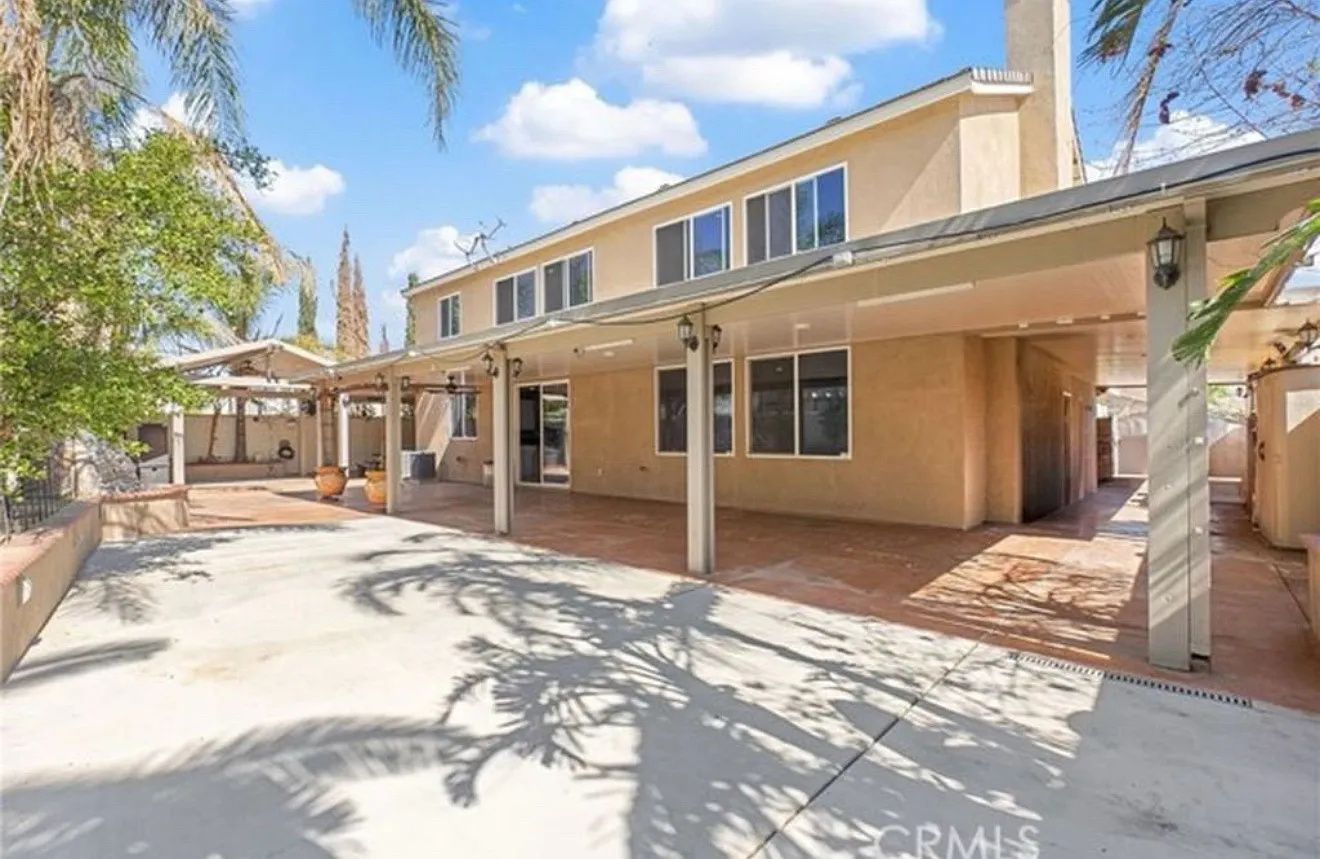 3 bed, 1300 sqft, $3,000 — Photo 2