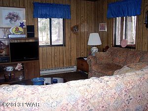 3rd image of 302 Parkwood Dr