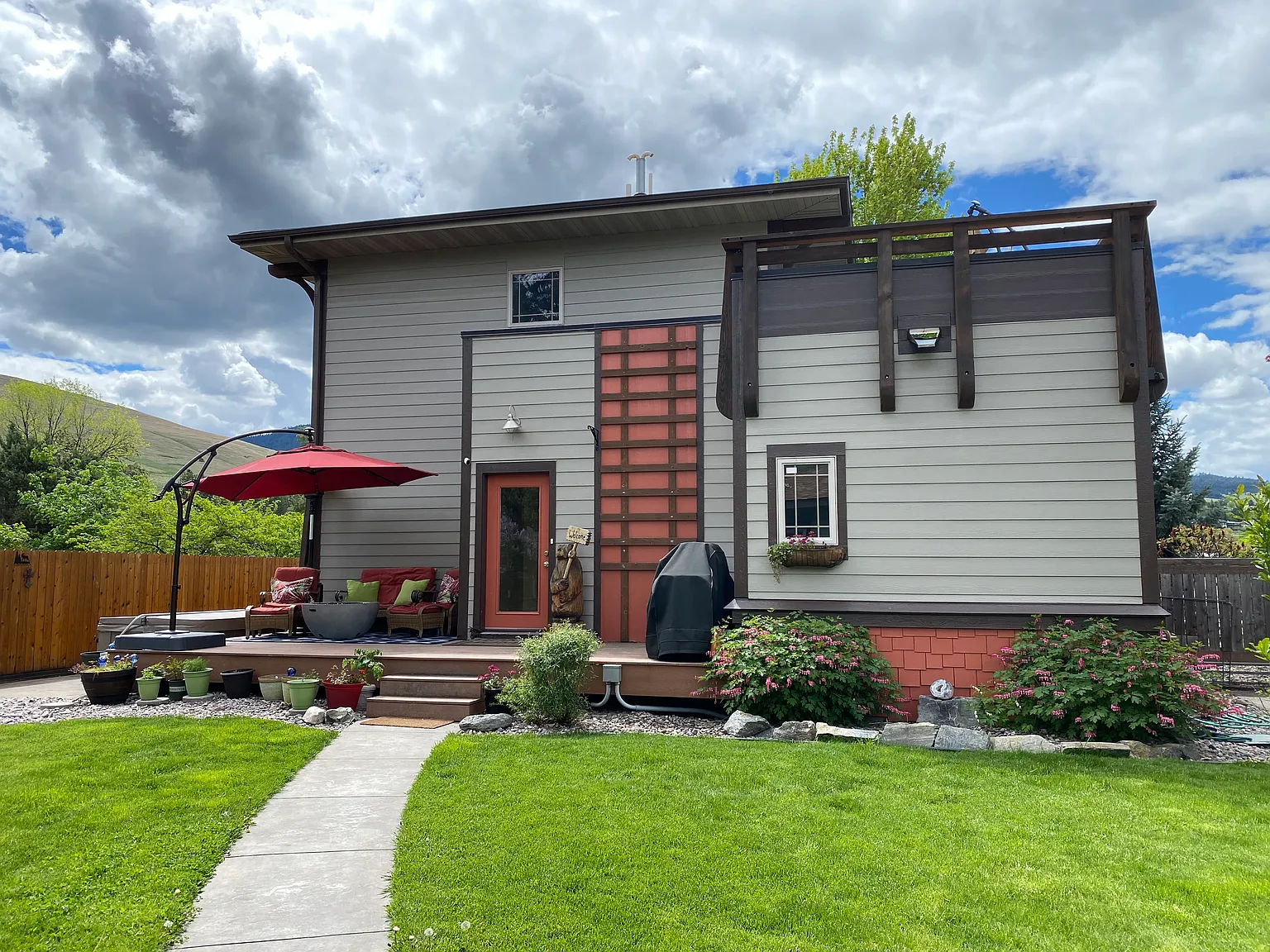5 bed, 2600 sqft, $3,600 — Photo 2