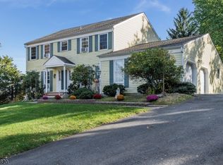 9 Summit Trl, Flemington, NJ 08822