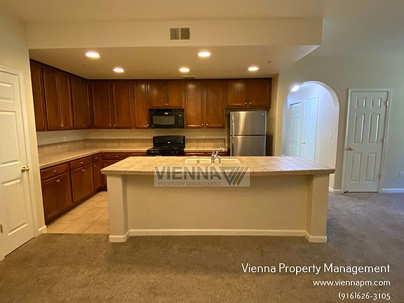4th image of 6521 Hearthstone Cir APT 512