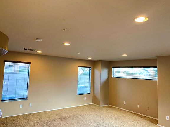 4th image of 2542 W Canyon Way