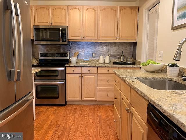 1st image of 1605 Kenwood Ave #C