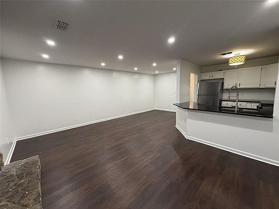 3rd image of 3253 Tennington Pl