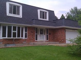 8S087 Grant St, Darien, IL 60561