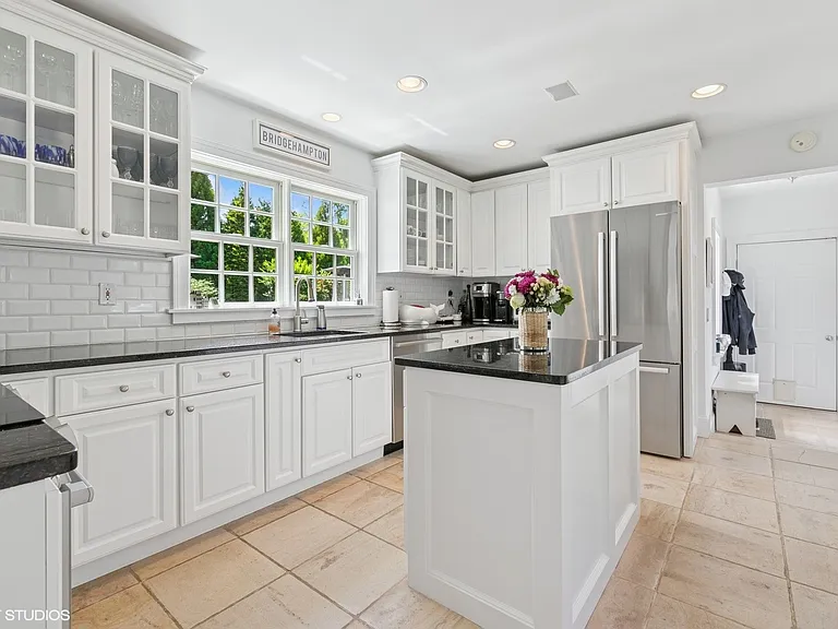 15 Ludlow Grn — Photo 13