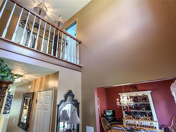 3rd image of 975 John Leo Dr