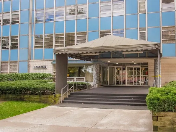 333 W Meyer Blvd APT 208, Kansas City, MO 64113