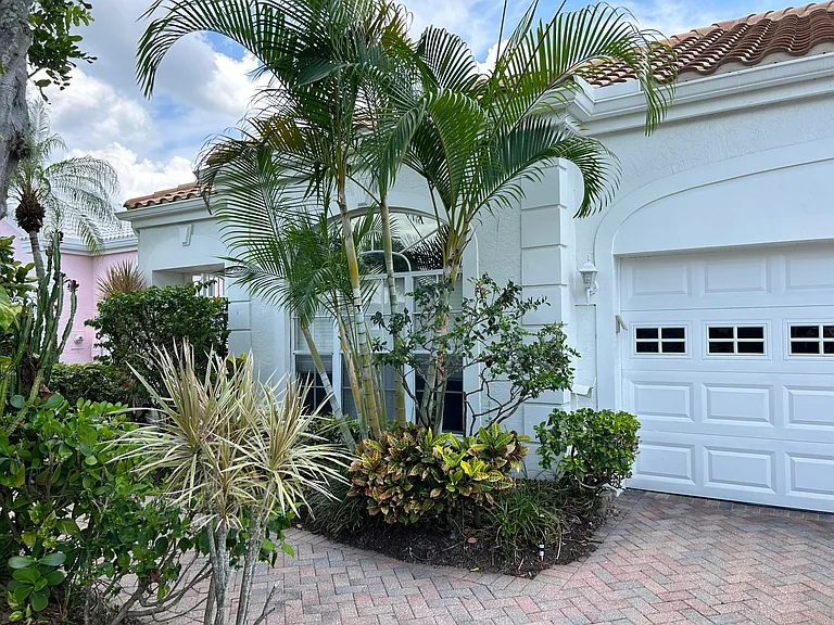152 Coral Cay Dr — Photo 4