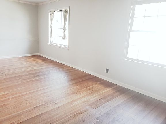 Living Area/ Dining Area