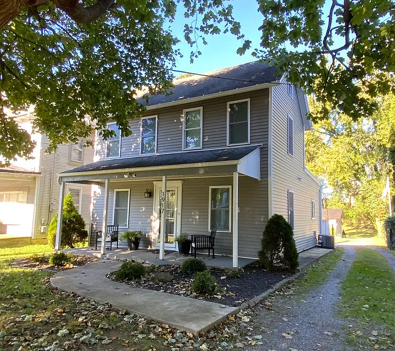 1917 New Holland Pike