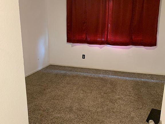 3rd image of 2854 Chauncy Cir