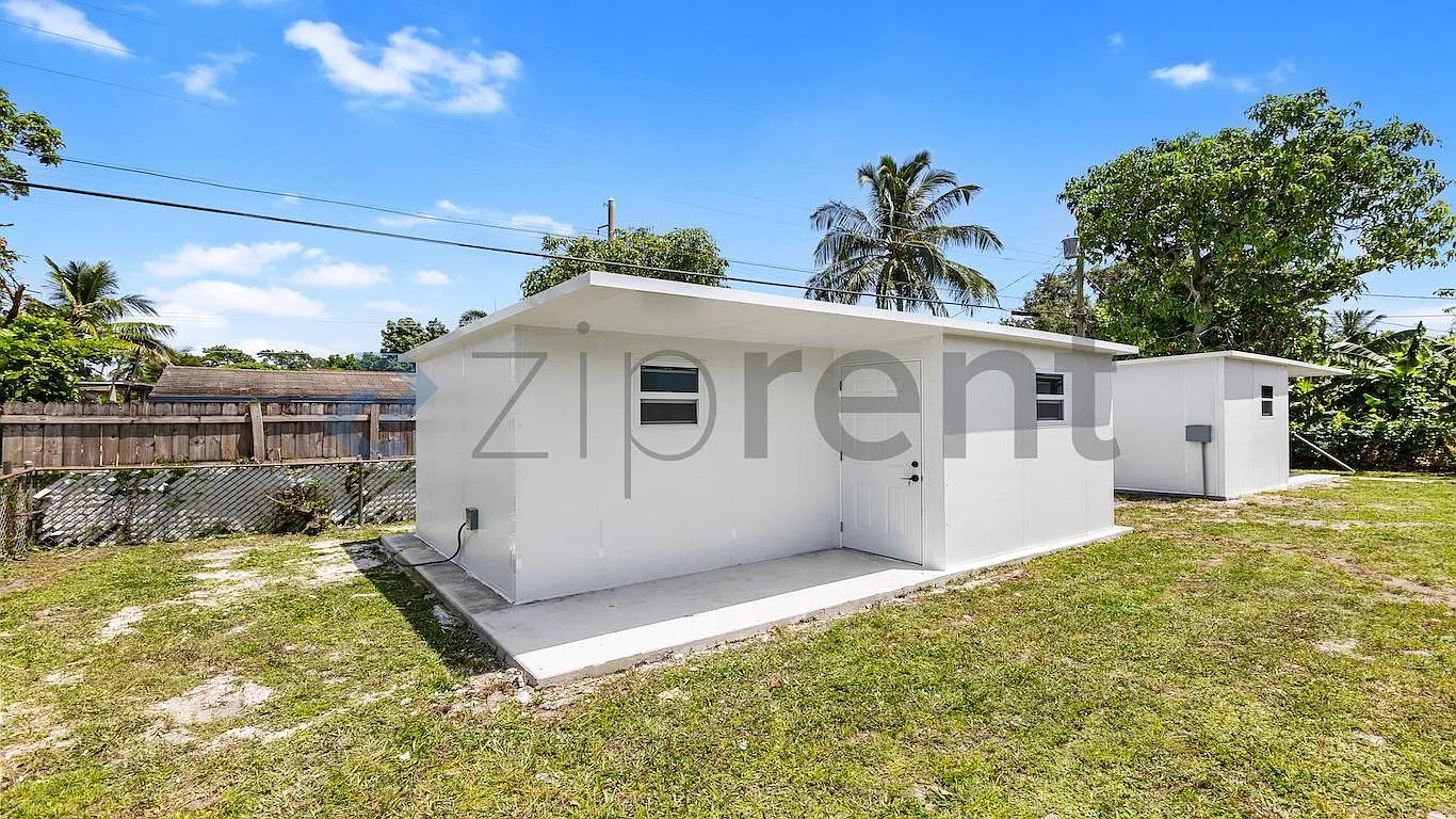 1 bed, 250 sqft, $1,350 — Photo 1