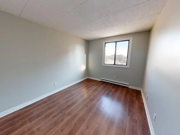 485 Windsor Ave — Photo 5