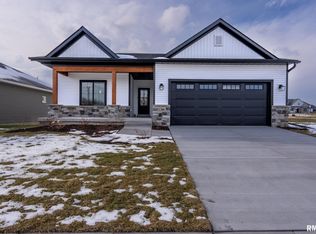 1206 Colonial Ct, Eldridge, IA 52748