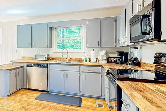 3049 Easy St — Photo 4