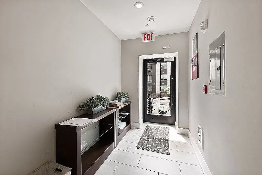 1 bed, 536 sqft, $1,950 — Photo 2