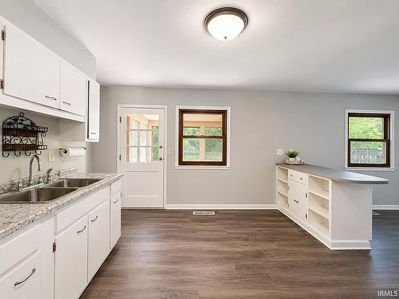 5th image of 4141 Sandhurst Dr