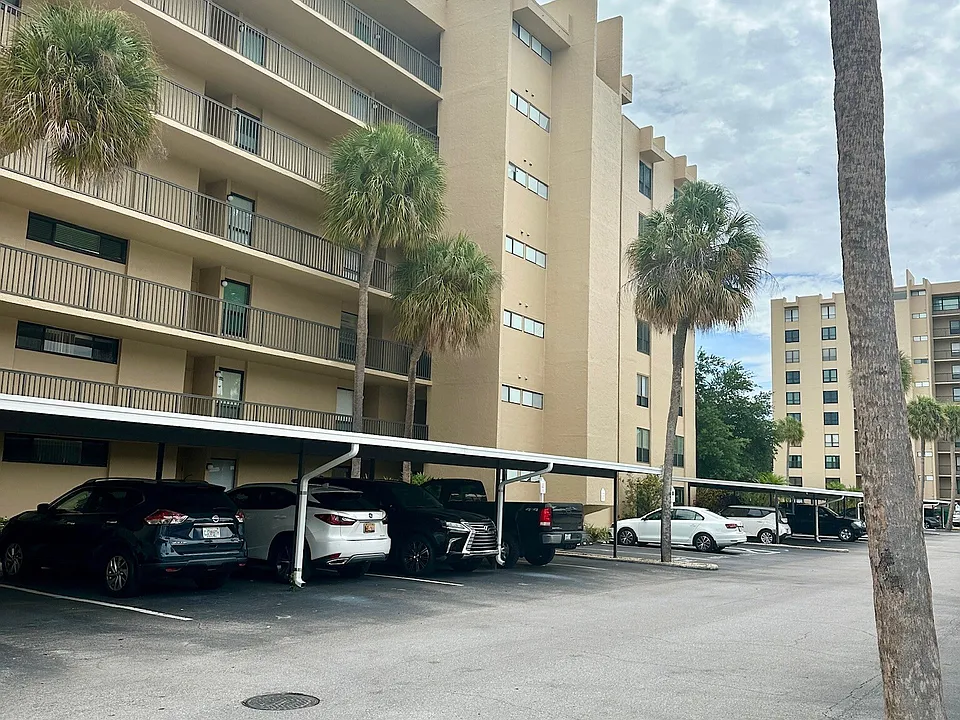 2617 Cove Cay Dr #1-311
