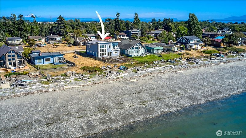 4th image of 631 Freeman Lane