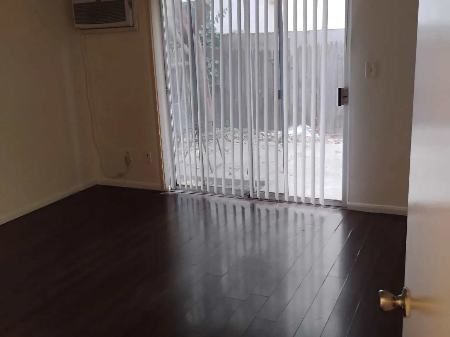 2 bed, 1100 sqft, $2,725 — Photo 4