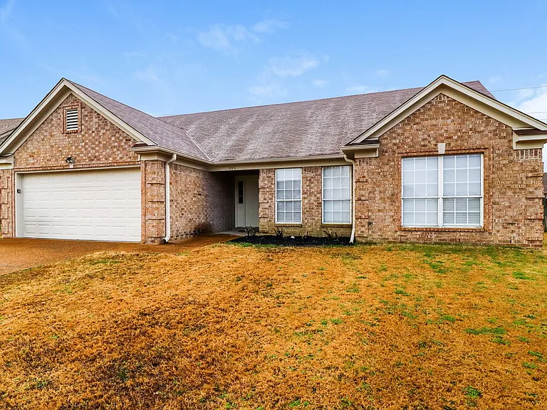 205 Mack Edwards Dr — Photo 2