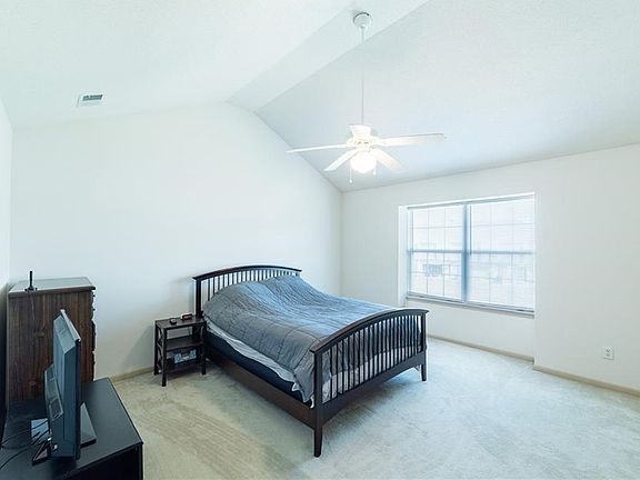 2nd image of 5843 NW Plantation Ln #200B