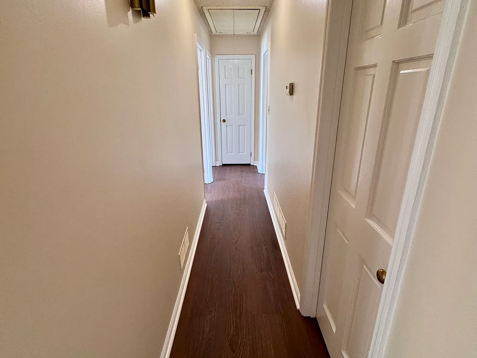 3 bed, 2.0 bath, 2400 sqft, $2,300 — Photo 4