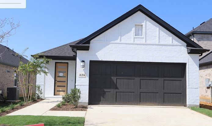 1st image of 426 Cherry Laurel Dr