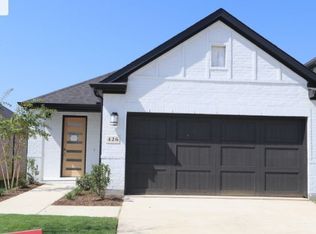 426 Cherry Laurel Dr, Lakewood Village, TX 75068