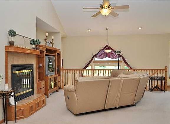4th image of 603 E Stone Lake Dr