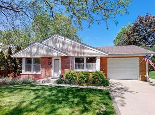 117 Briar Ln, North Aurora, IL