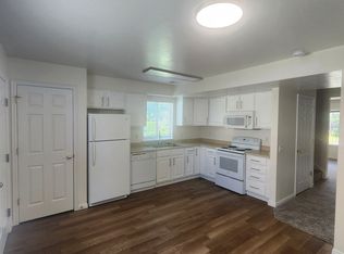 1573 S 2000 W APT D, Syracuse, UT 84075