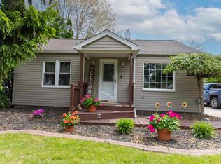 315 Burns St, Essexville, MI