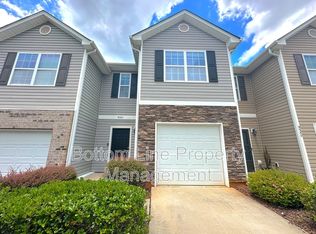 9341 Hamel St, Charlotte, NC 28215