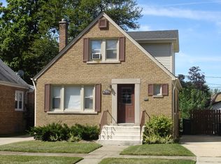 9118 S Sawyer Ave, Evergreen Park, IL 60805