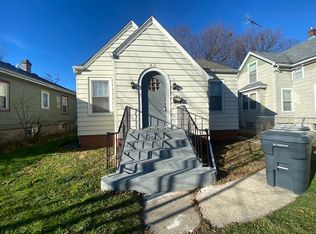 42 S Fulton Ave, Waukegan, IL 60085